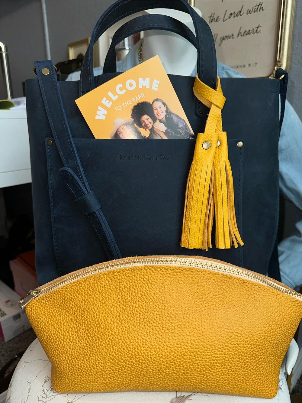 ☀️New PLG Medium Deep Waters 💙💛 crossbody tote, sunshine, Total eclipse - Picture 3 of 14